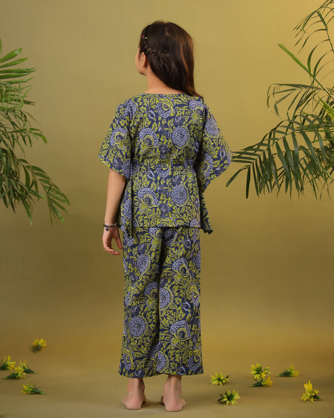 Kids Pure Cotton Green Colour Printed Night suits - SanskrutiHomes 