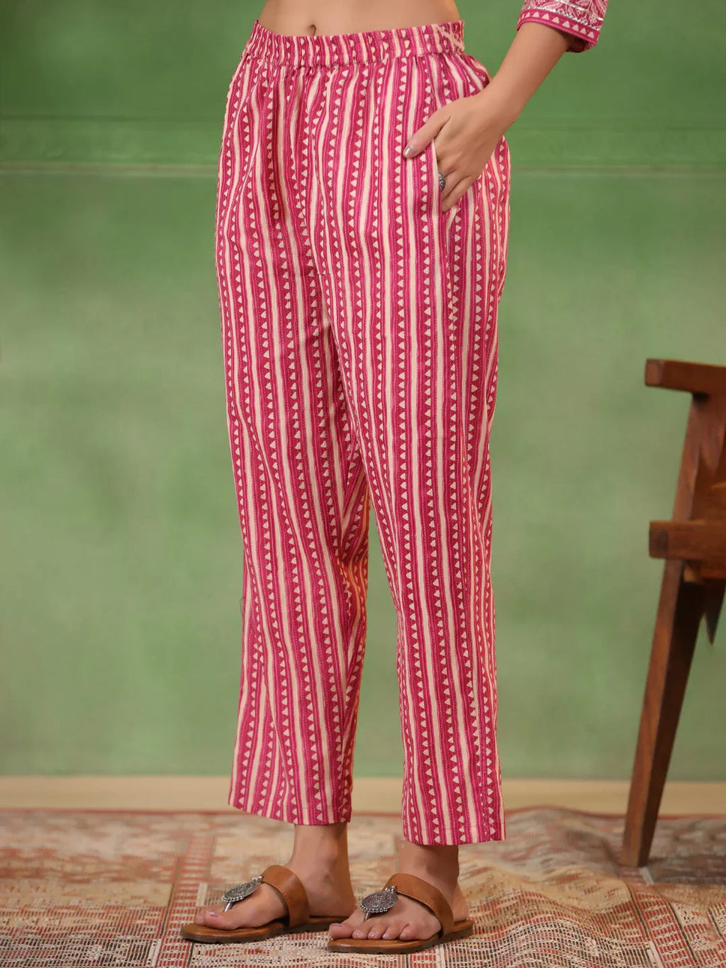 Pink Floral Print Round Neck Kurta Set for Women - SanskrutiHomes 