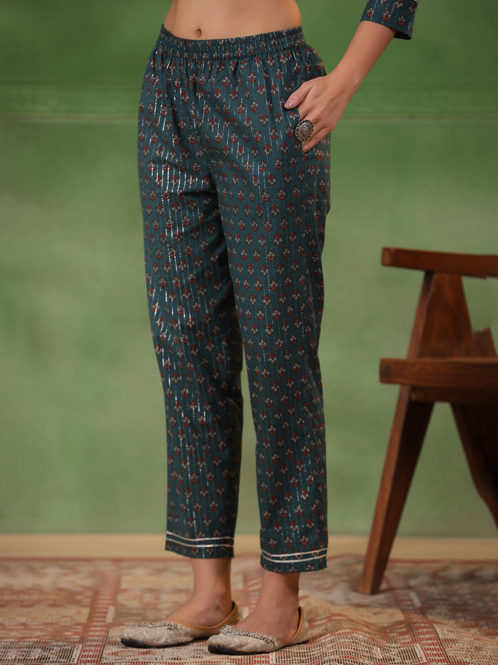 Sea Green Cotton Floral Printed V-Neck Kurta Set - SanskrutiHomes 