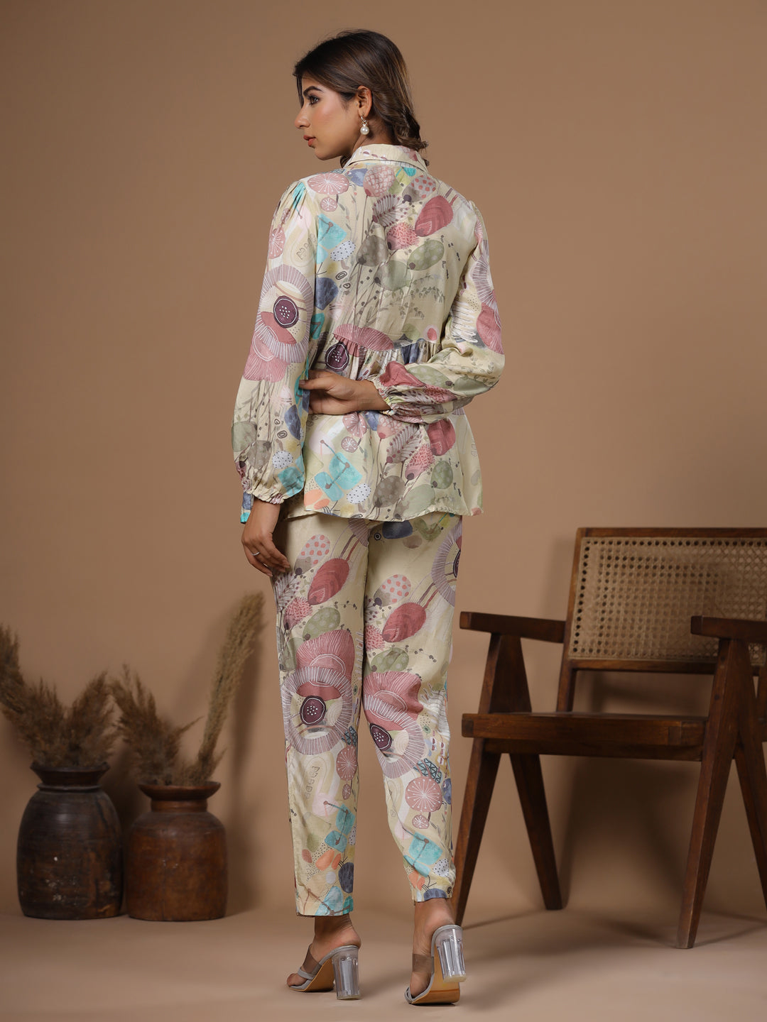 Women' s Floral Printed Silk Blend Straight Kurta with Trousers - SanskrutiHomes 