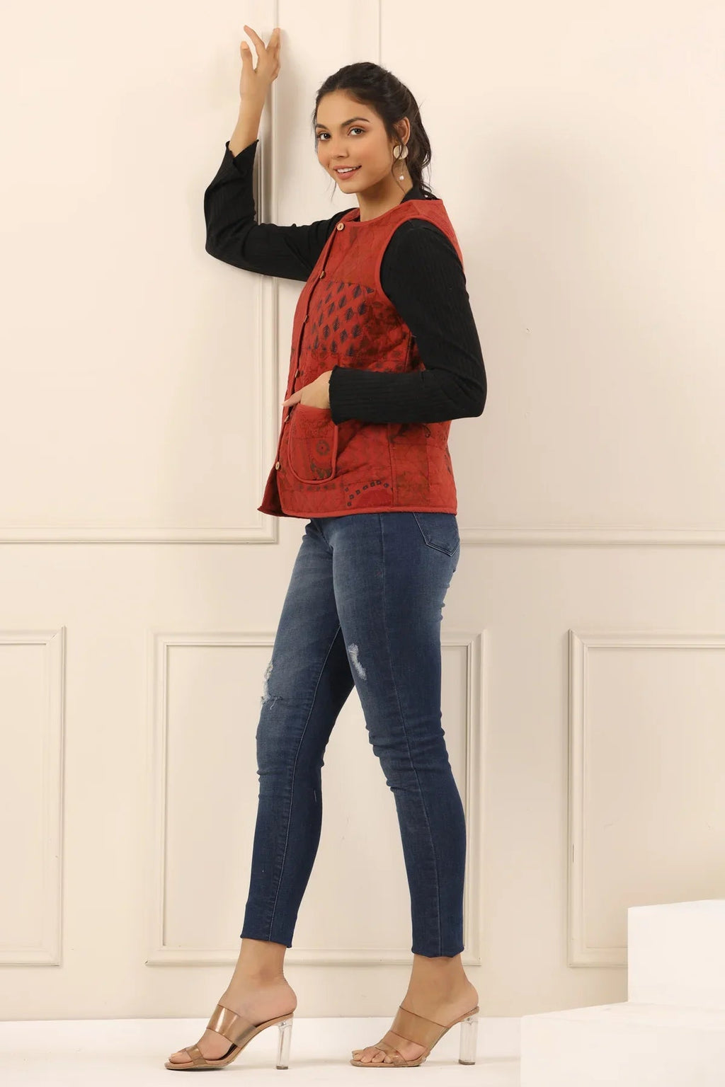 Printed women quilted jacket - SanskrutiHomes 