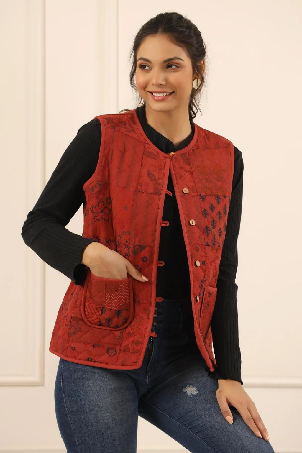 Printed women quilted jacket - SanskrutiHomes 