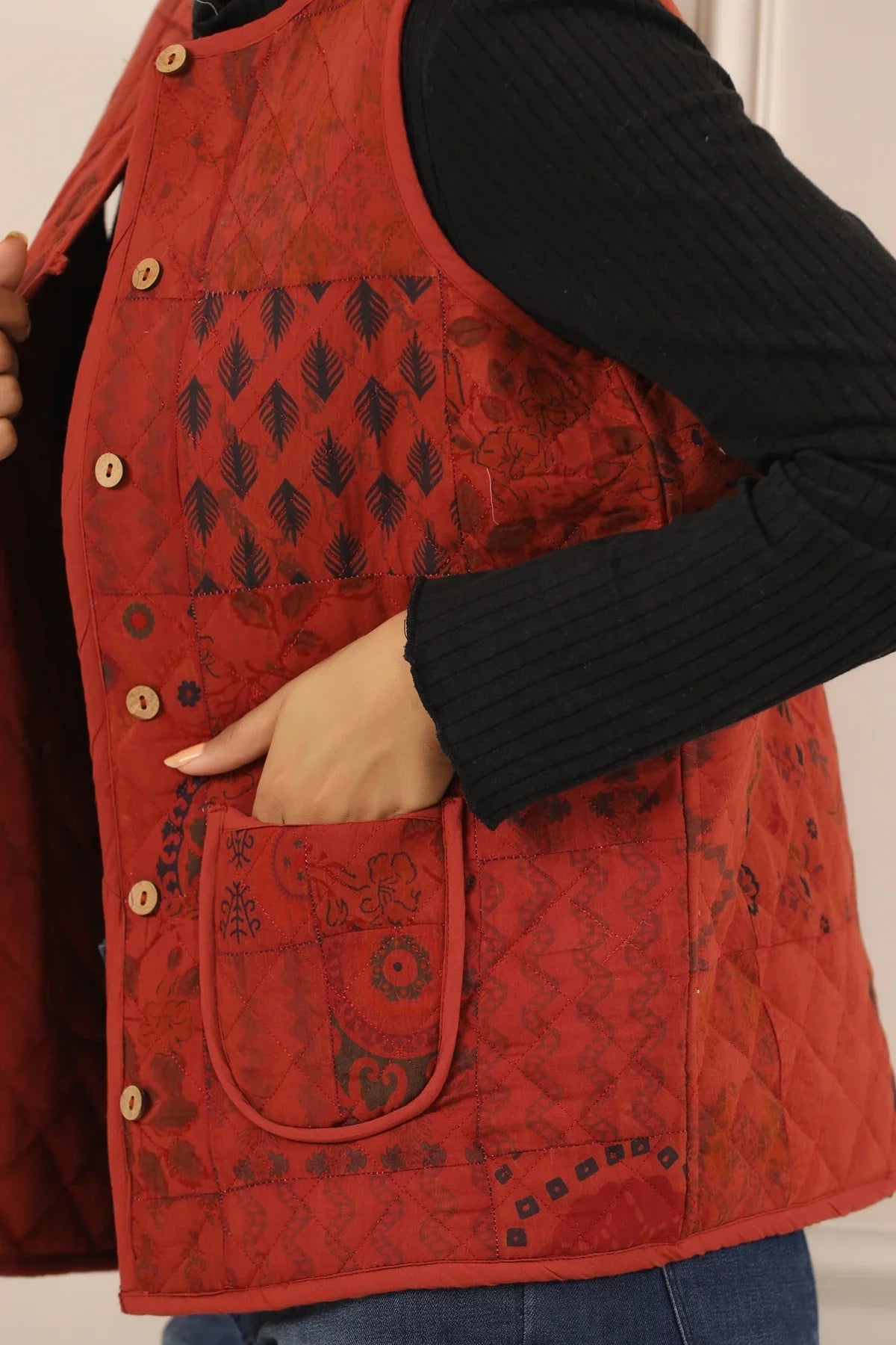 Printed women quilted jacket - SanskrutiHomes 