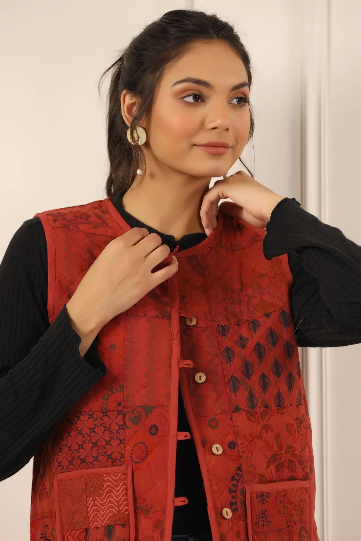 Printed women quilted jacket - SanskrutiHomes 