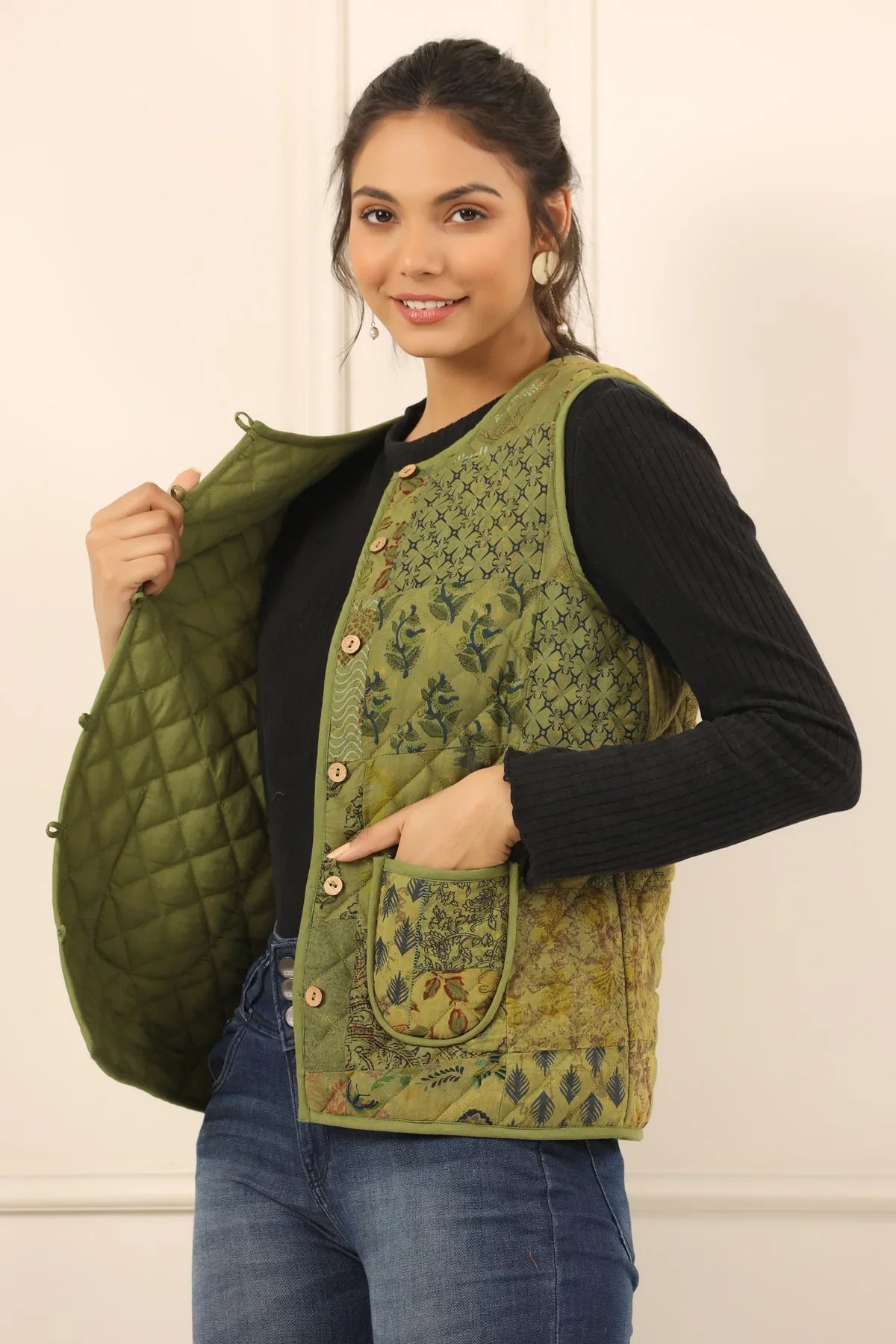 Printed women quilted jacket - SanskrutiHomes 