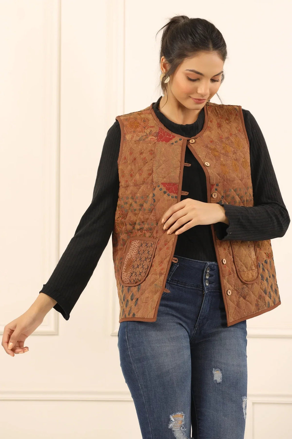 Printed women quilted jacket - SanskrutiHomes 