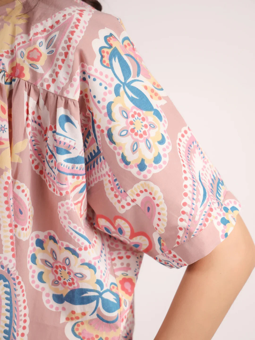 Women's Pure Cotton Pink Ethnic Motifs Print Night suits - SanskrutiHomes 