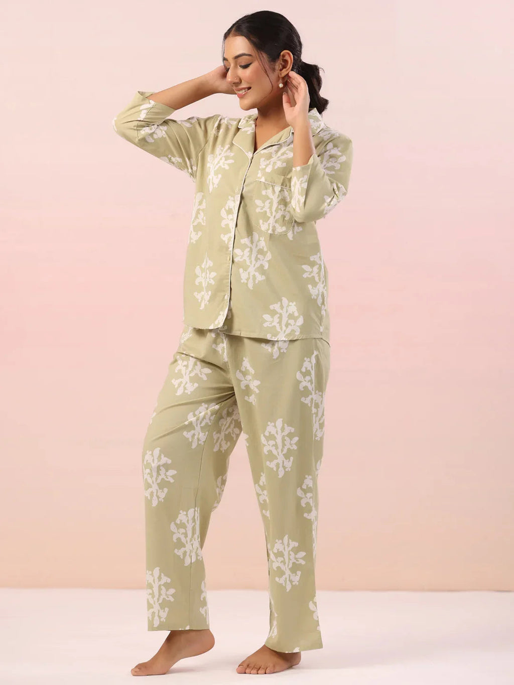 Floral Printed Collar Neck Night Suit - SanskrutiHomes 