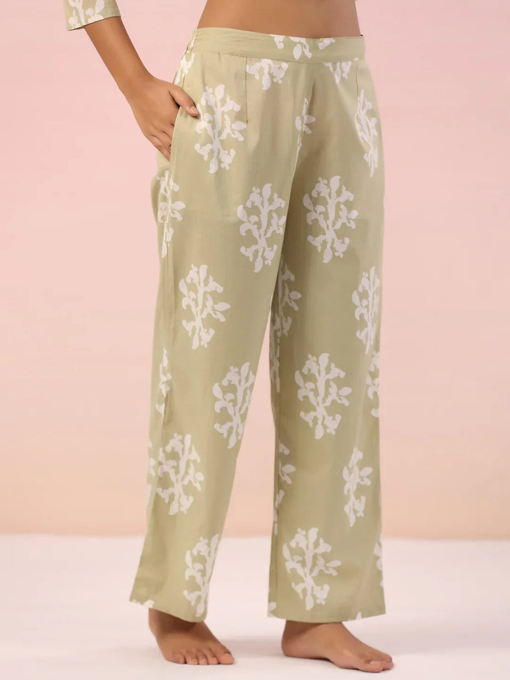 Floral Printed Collar Neck Night Suit - SanskrutiHomes 