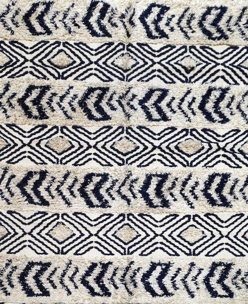 Hand-weaved 100% Cotton woven Rug with set of 2 Cushion Covers - SanskrutiHomes 